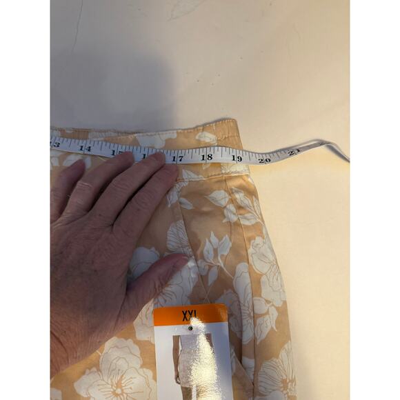 NWT Jach’s Girlfriend XXL Floral Shorts tan White Summer Casual Resort Cotton - Picture 10 of 13